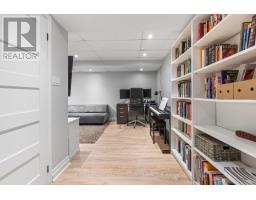 200 Saint Marks Road, Toronto, ON M6S2H9 Photo 17