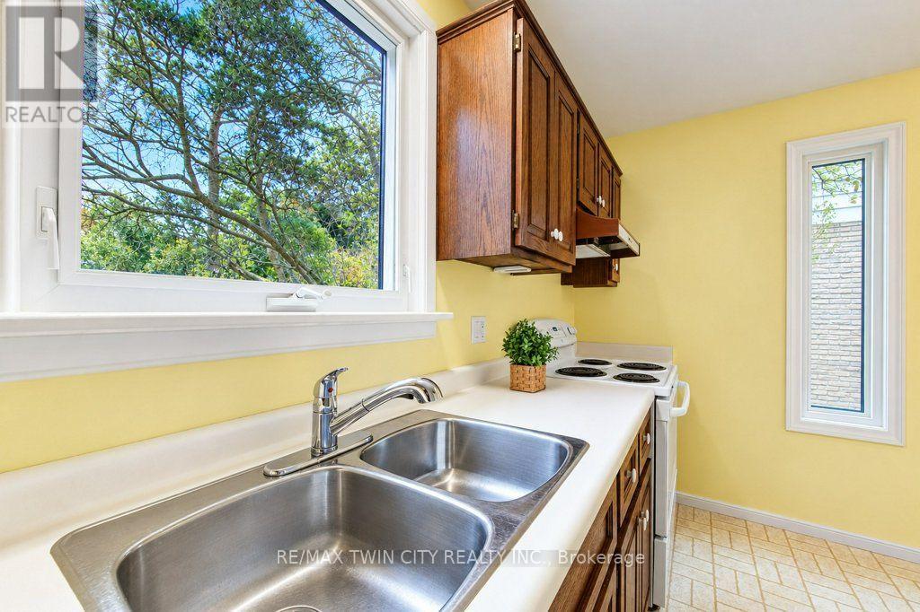 165 Mcgarry Drive, Kitchener, ON photo 14