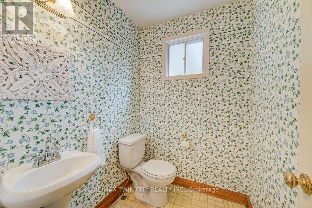 165 Mcgarry Drive, Kitchener, ON photo 16