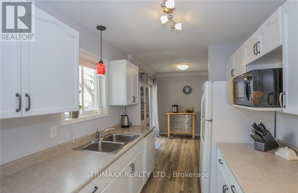 54 TANOAK Drive, London North, ON photo 14