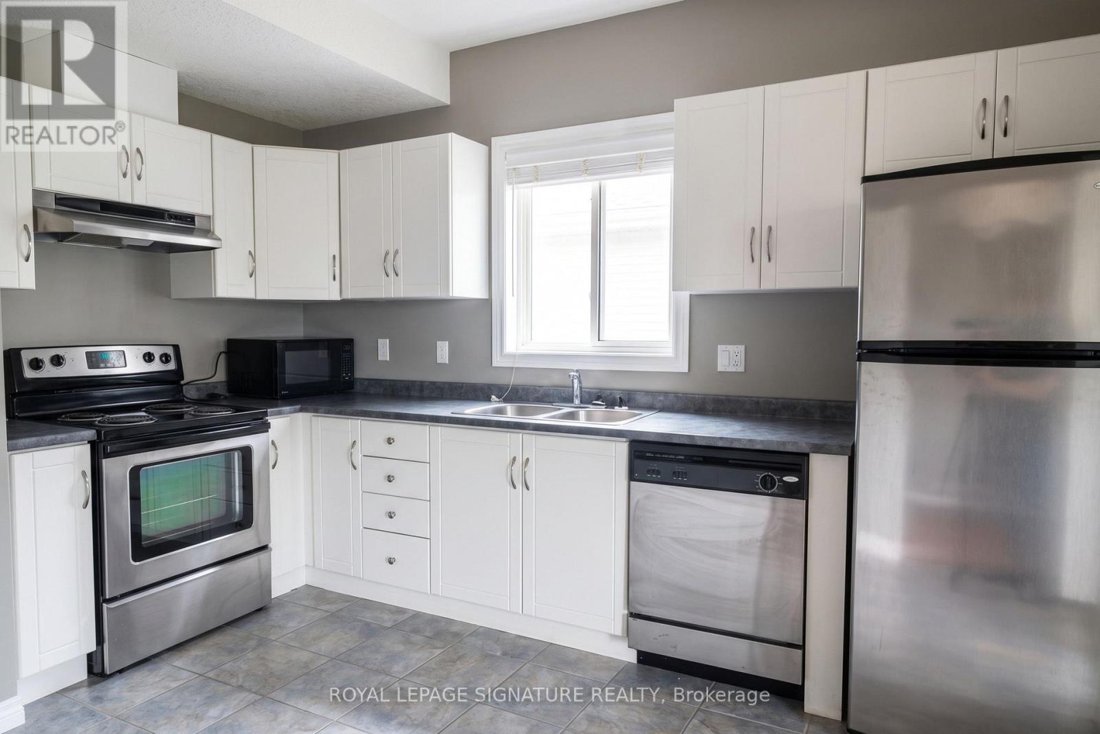 MAIN LEVEL - 654 ST. DAVID STREET N, Centre Wellington (Fergus) — photo 4