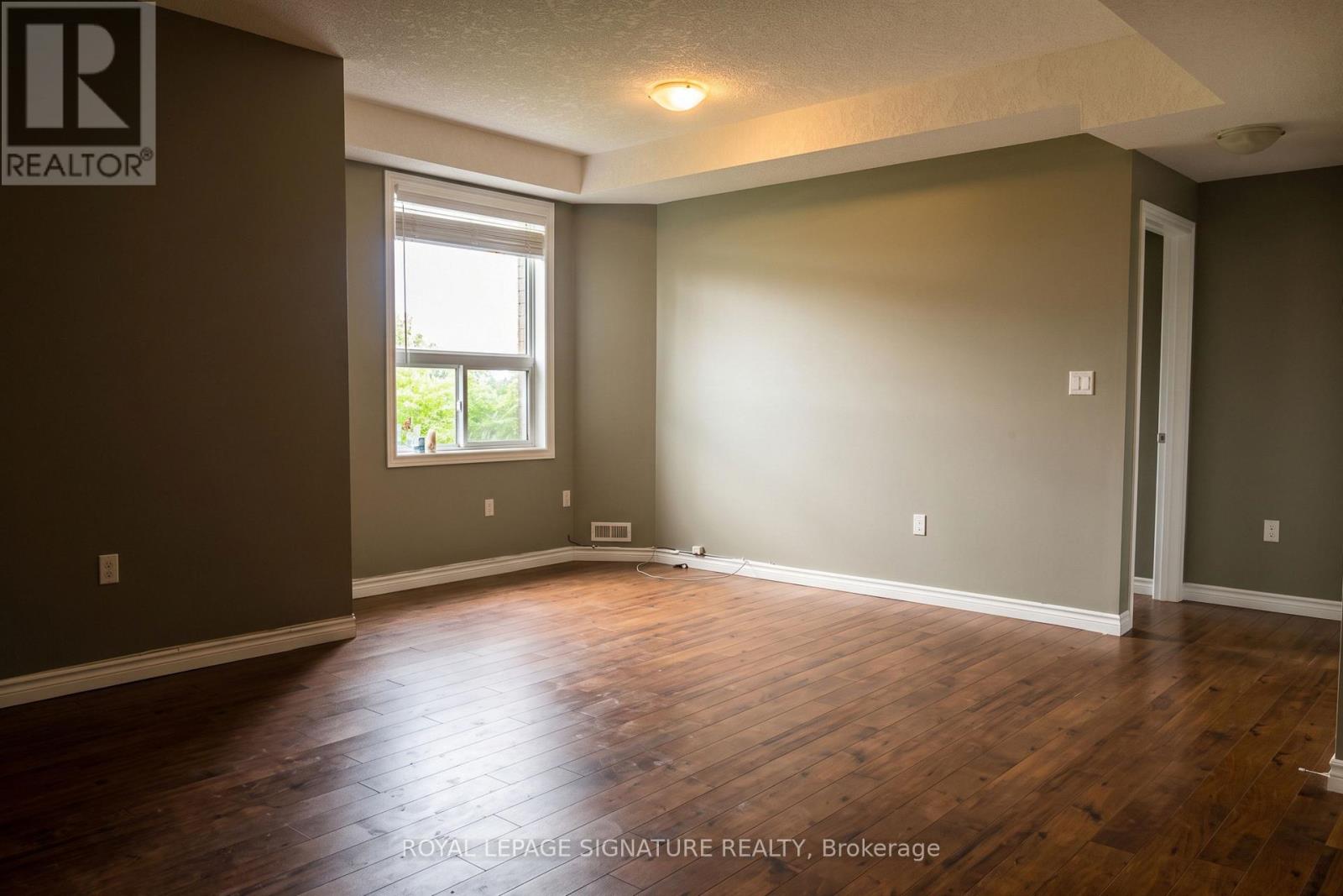 MAIN LEVEL - 654 ST. DAVID STREET N, Centre Wellington (Fergus) — photo 5