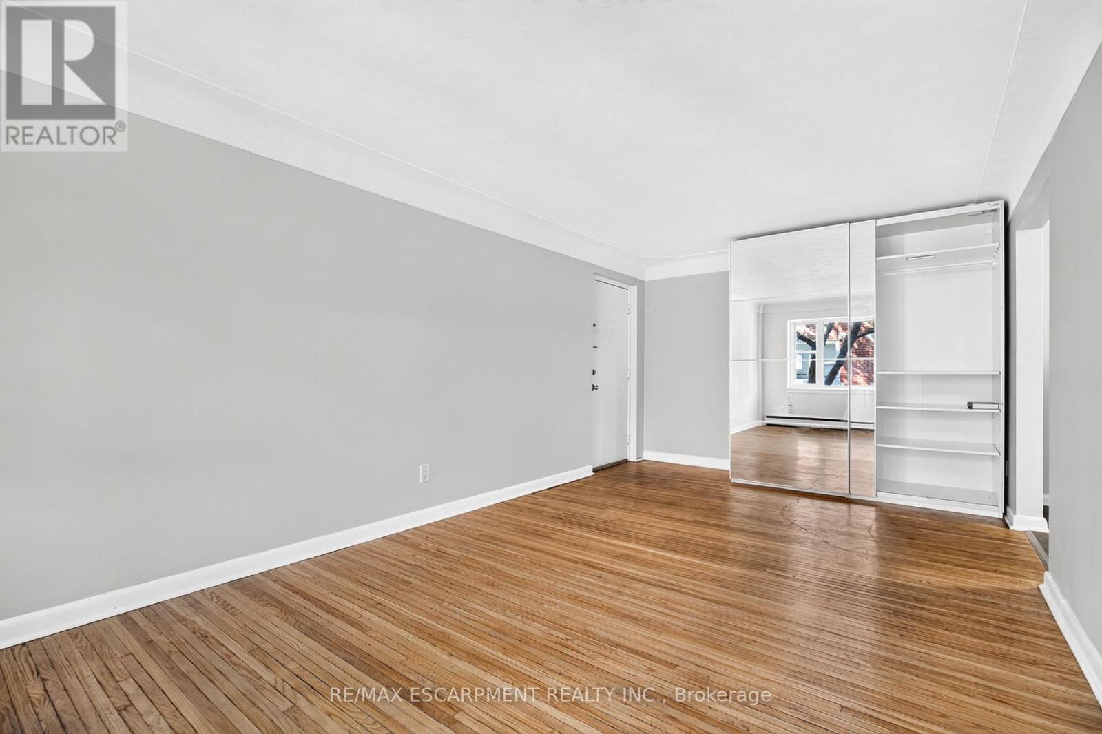 3 - 3 APPLEWOOD AVENUE, Hamilton (Stoney Creek) — photo 4