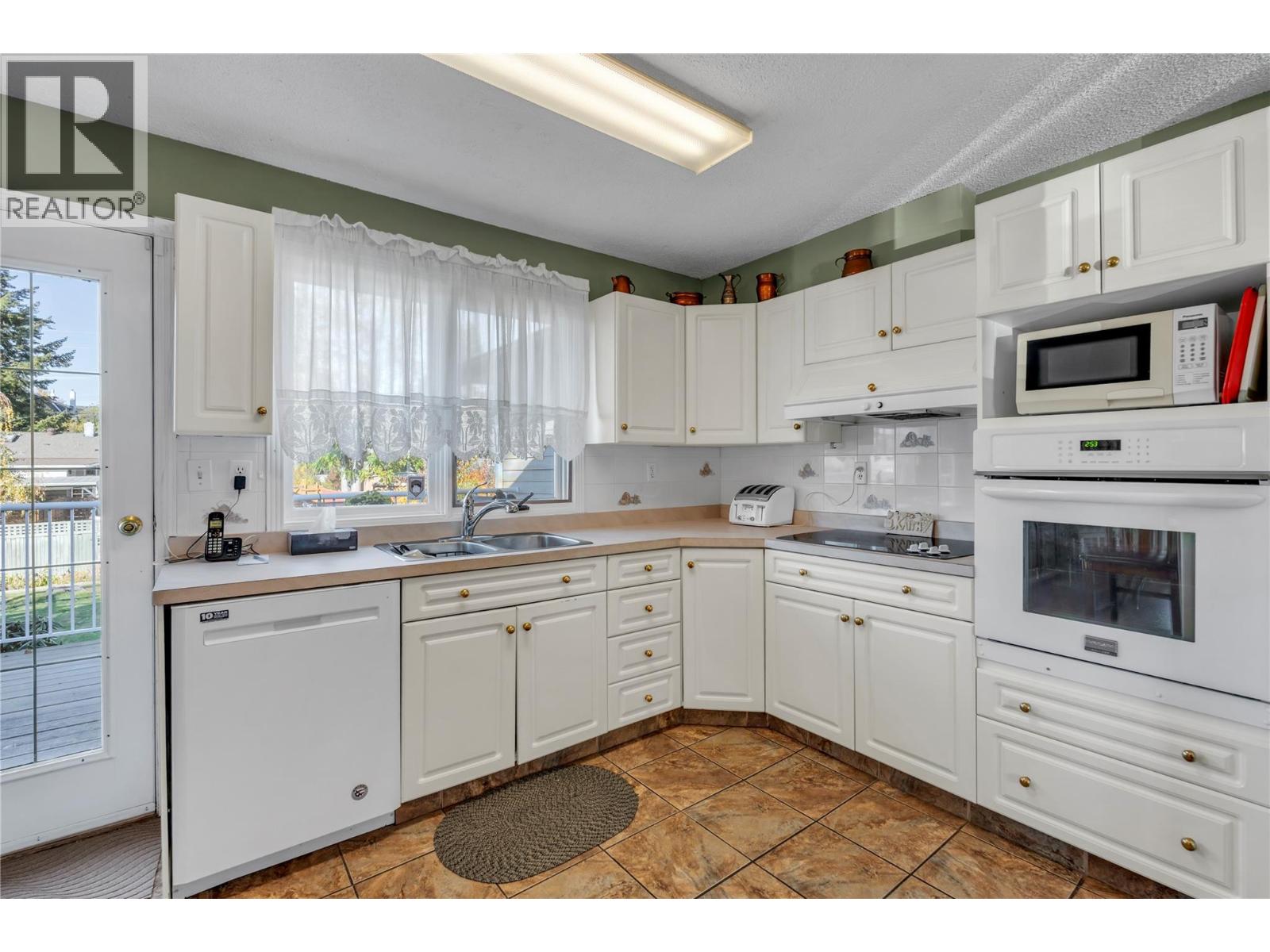 194 Acacia Crescent, Penticton - Image 1