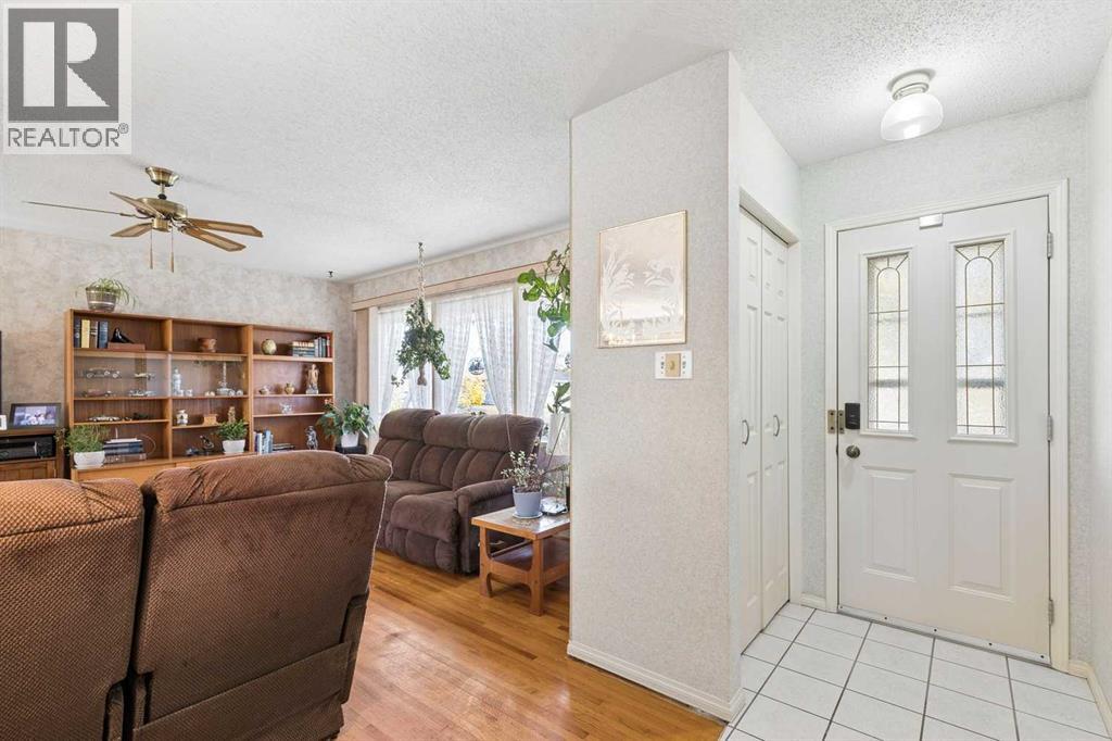 275 Northmount Drive NW, Calgary — photo 2