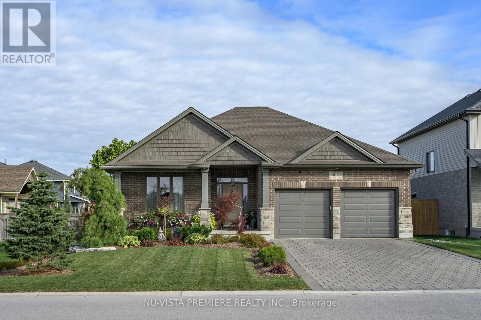100 STUART AVENUE, Lucan Biddulph (Lucan)
