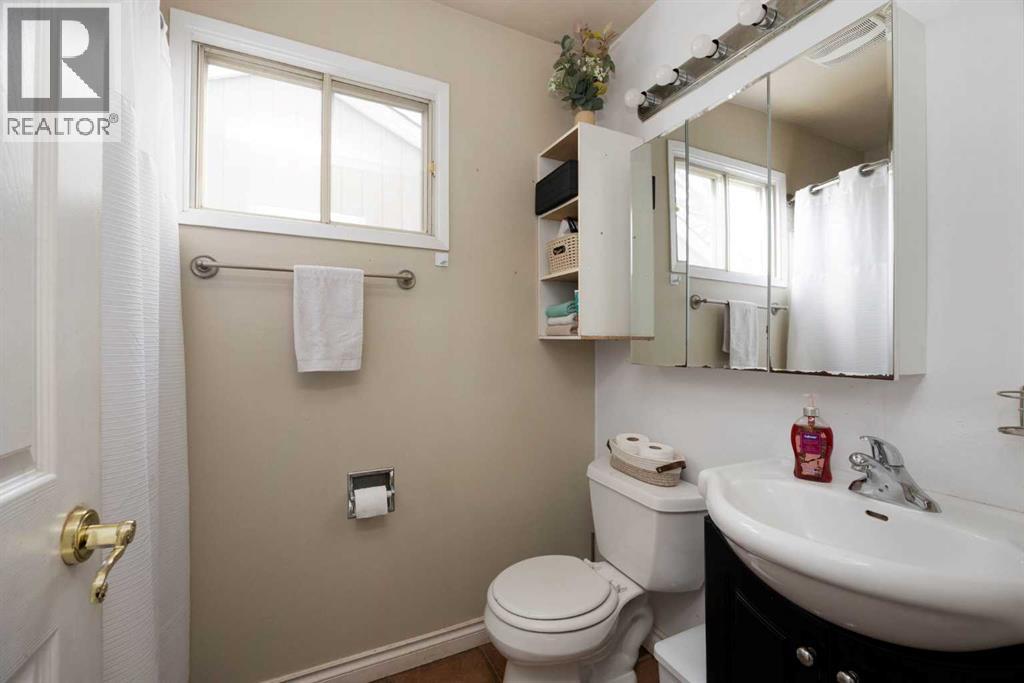 141 Bird Crescent, photo 9 of 25