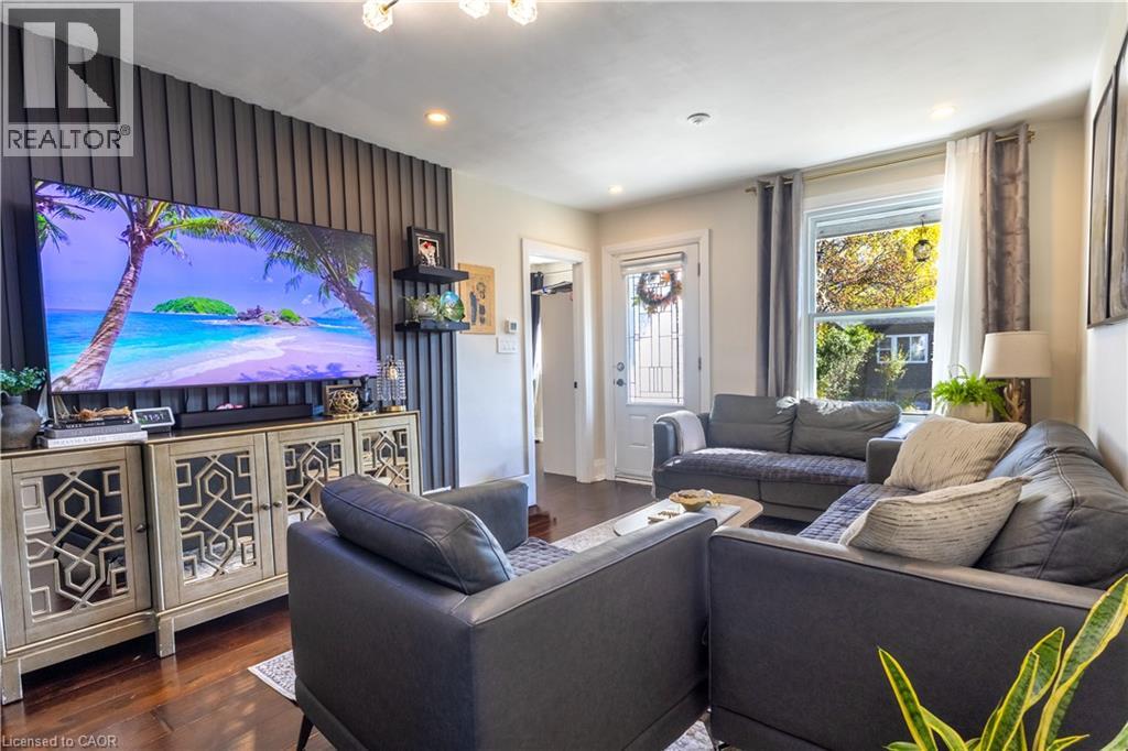 103 TUXEDO Avenue N - 14