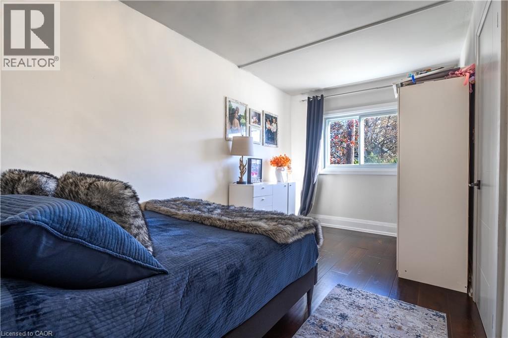 103 TUXEDO Avenue N - 19