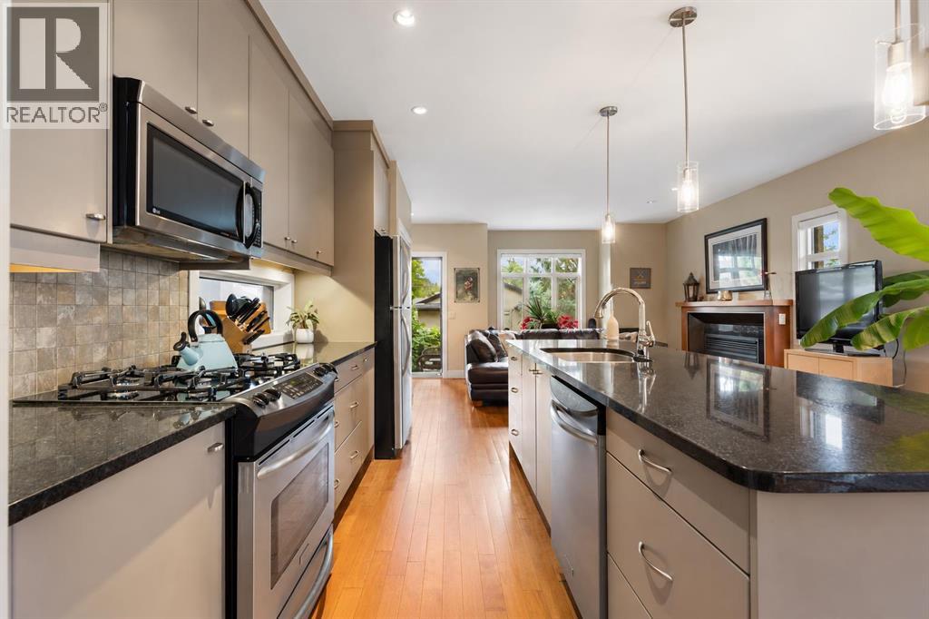 5012 20 Street SW, photo 4 of 50