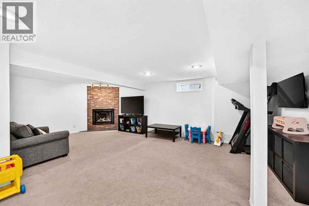 331 Brookmere Road SW, photo 14 of 23