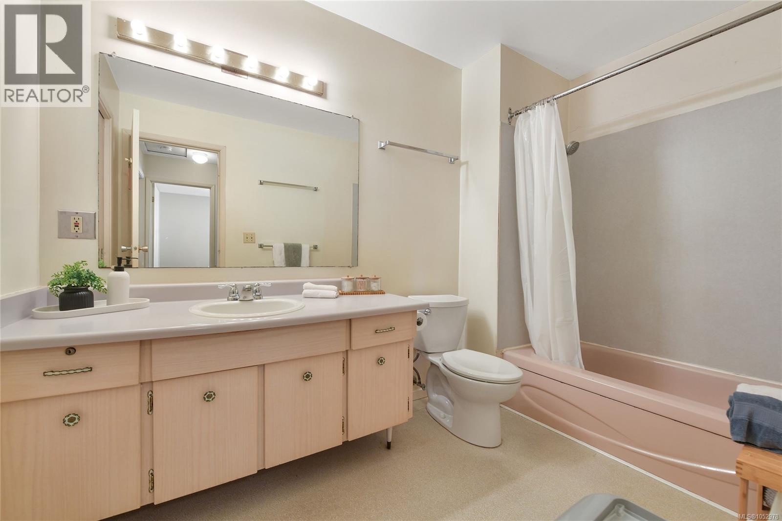  4039 Daffodil Place, Saanich