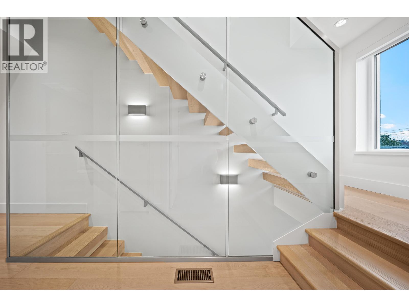 140 W Woodstock Avenue, Vancouver — photo 20