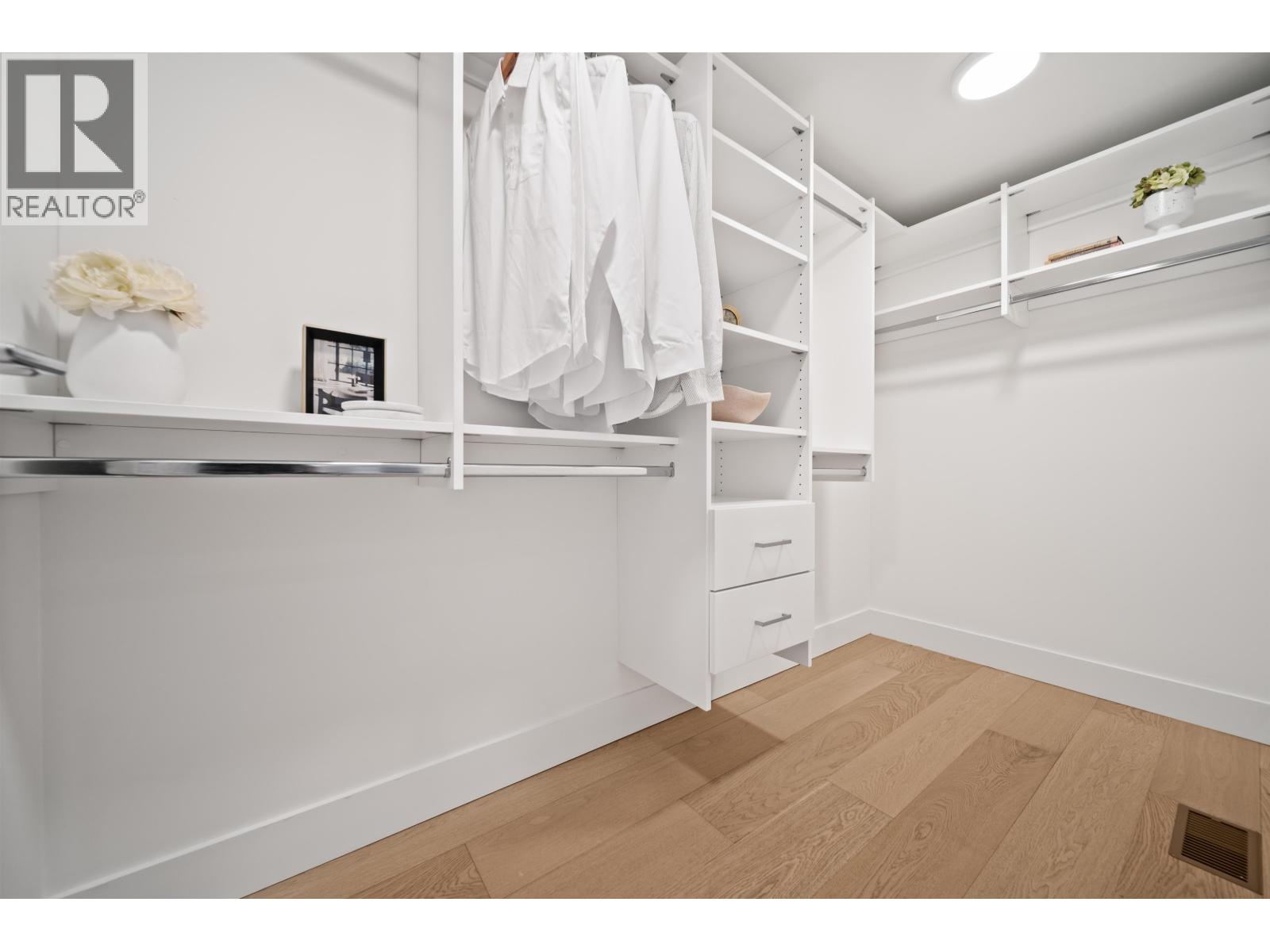 140 W Woodstock Avenue, Vancouver — photo 26