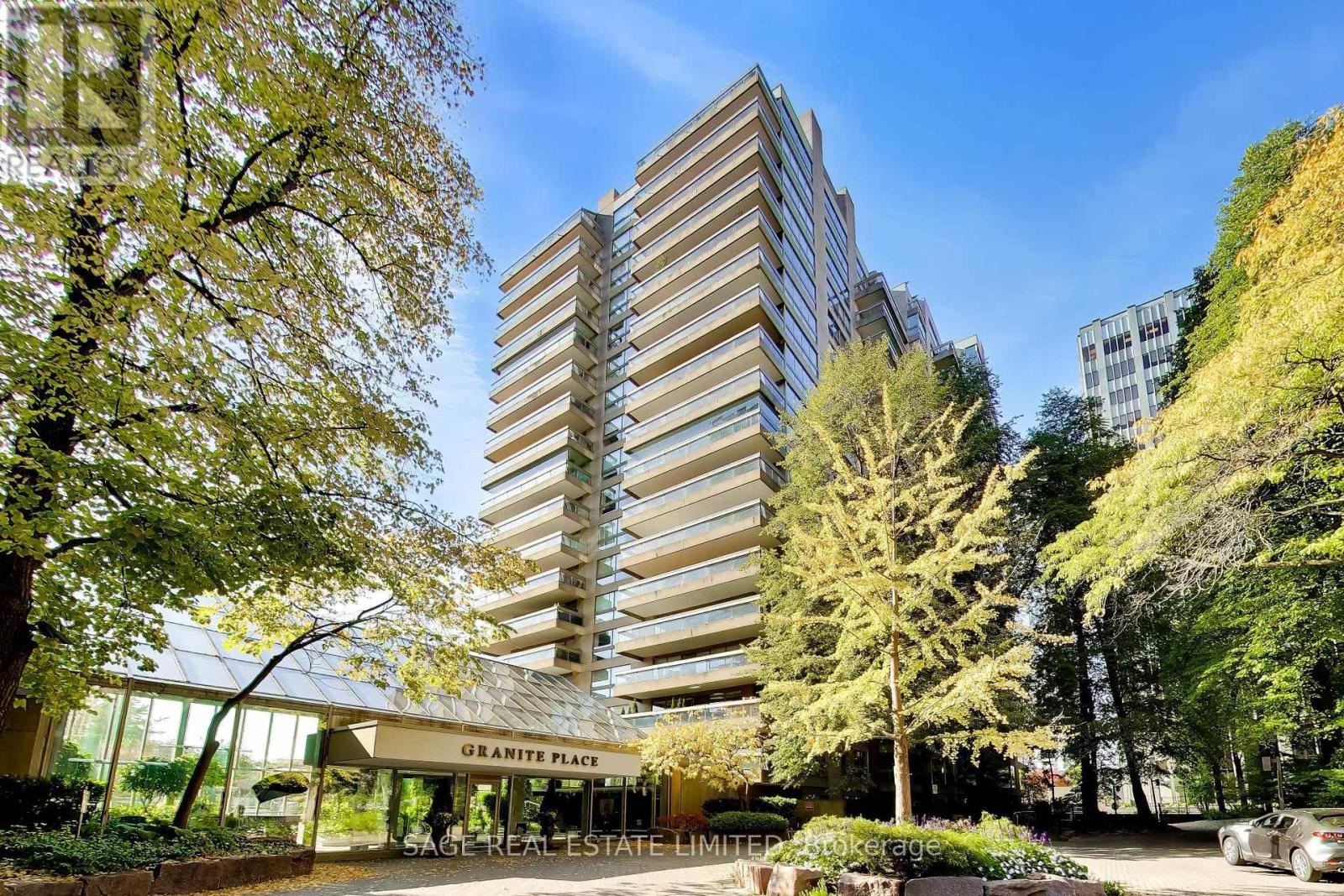 404 - 63 ST CLAIR AVENUE, Toronto (Yonge-St. Clair)
