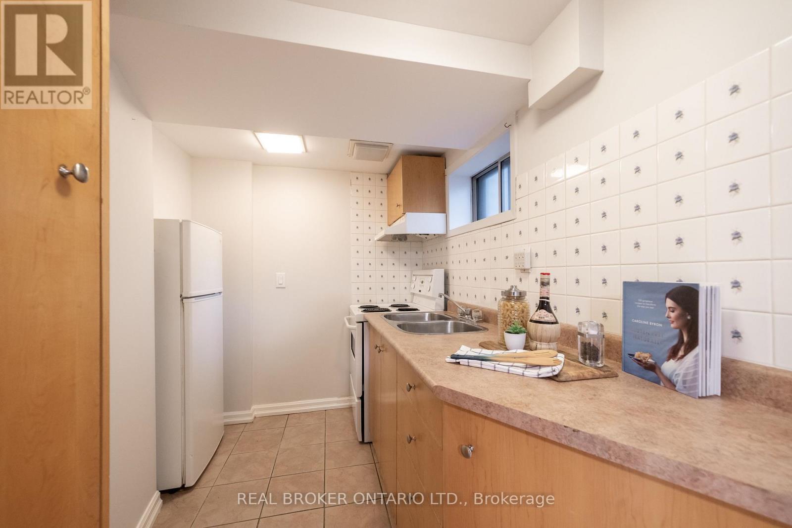 53 Kingslake Road, Toronto, ON photo 35