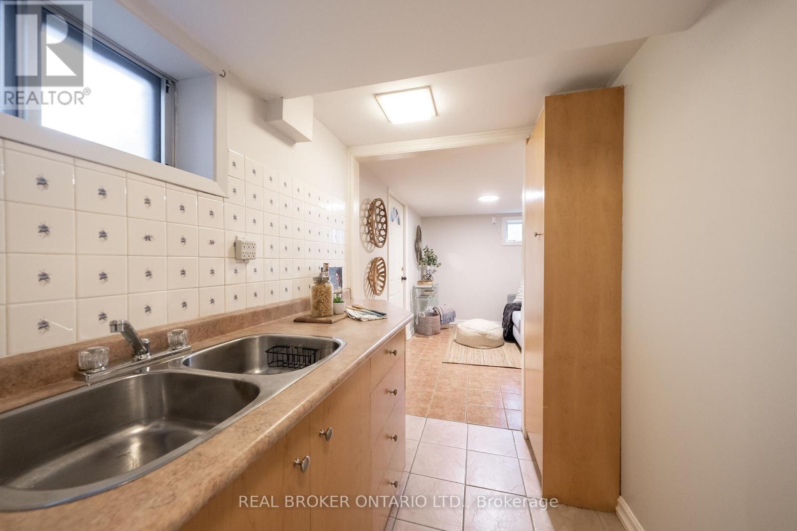 53 Kingslake Road, Toronto, ON photo 36