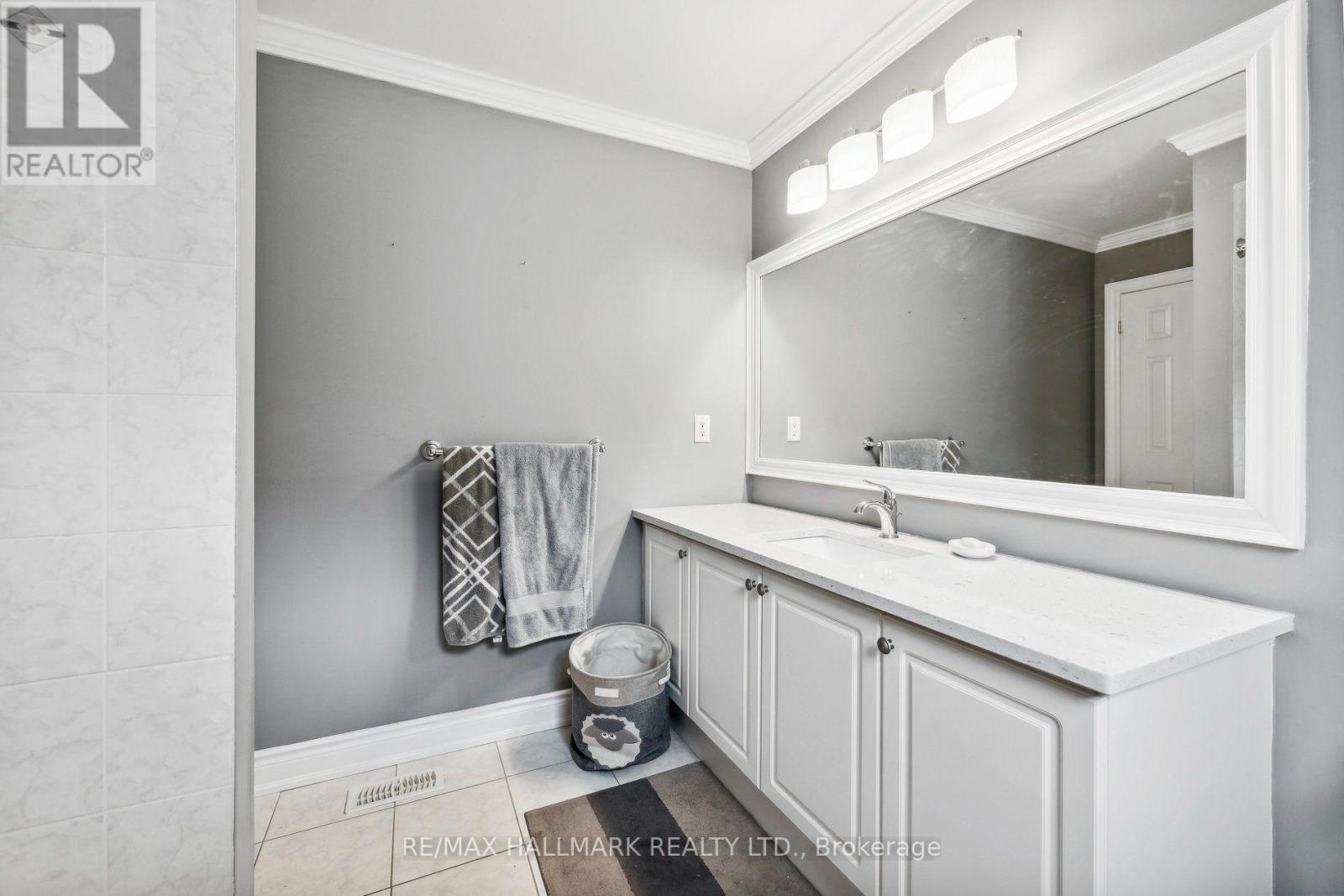 447 Longworth Avenue, Clarington, ON photo 31