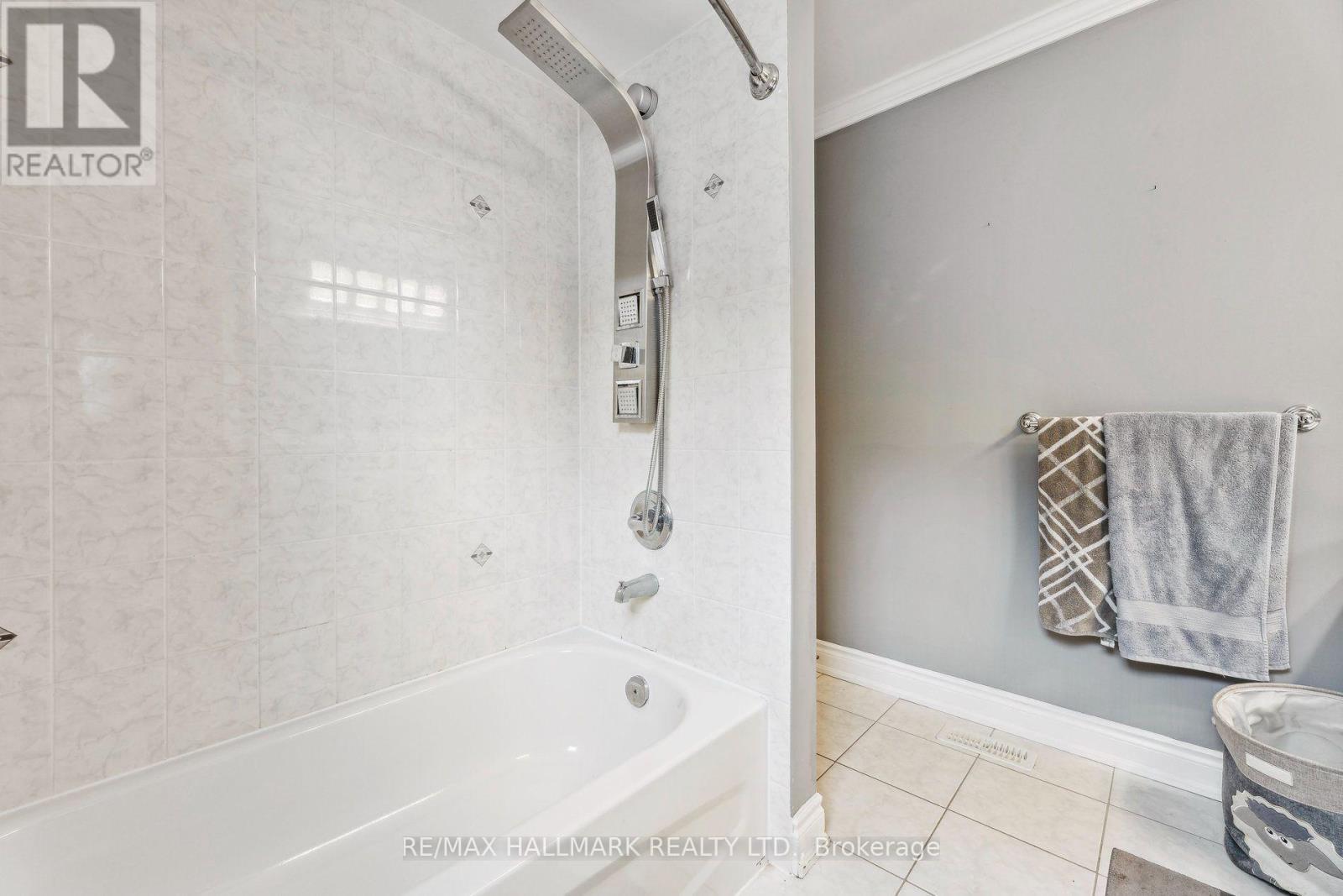 447 Longworth Avenue, Clarington, ON photo 32