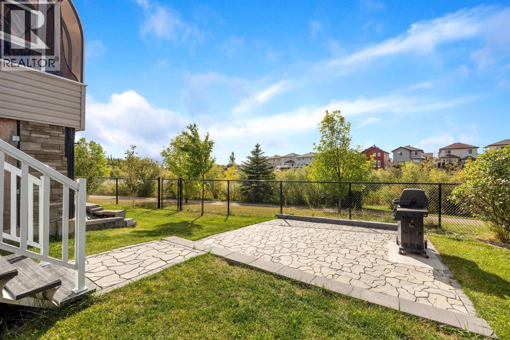 128 Mountain Avens Crescent, photo 2 of 39