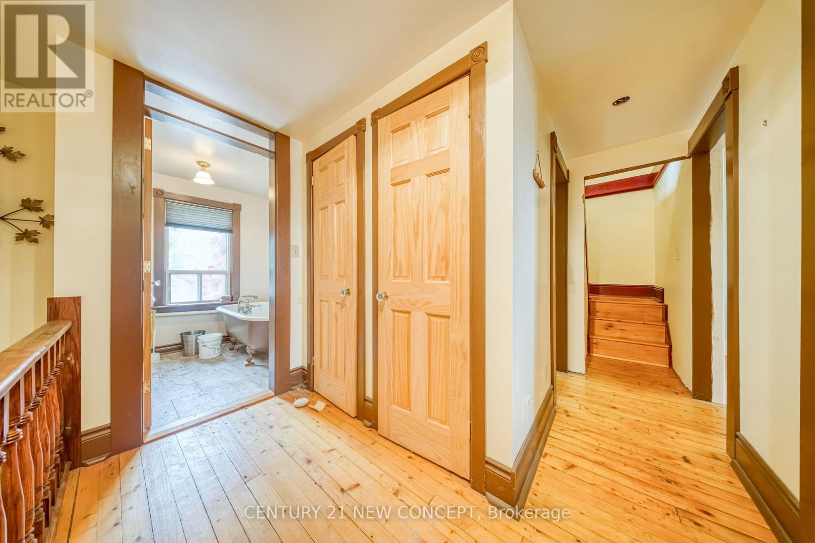 68 Victoria Street, Barrie photo 23