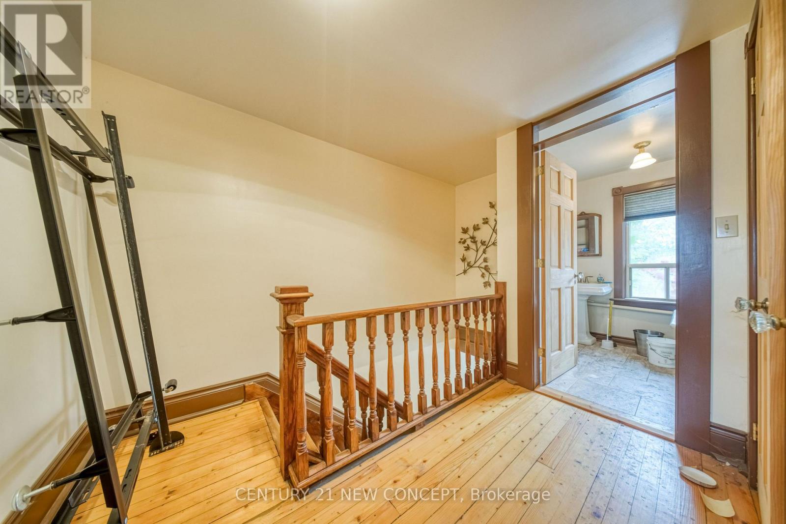 68 Victoria Street, Barrie photo 24