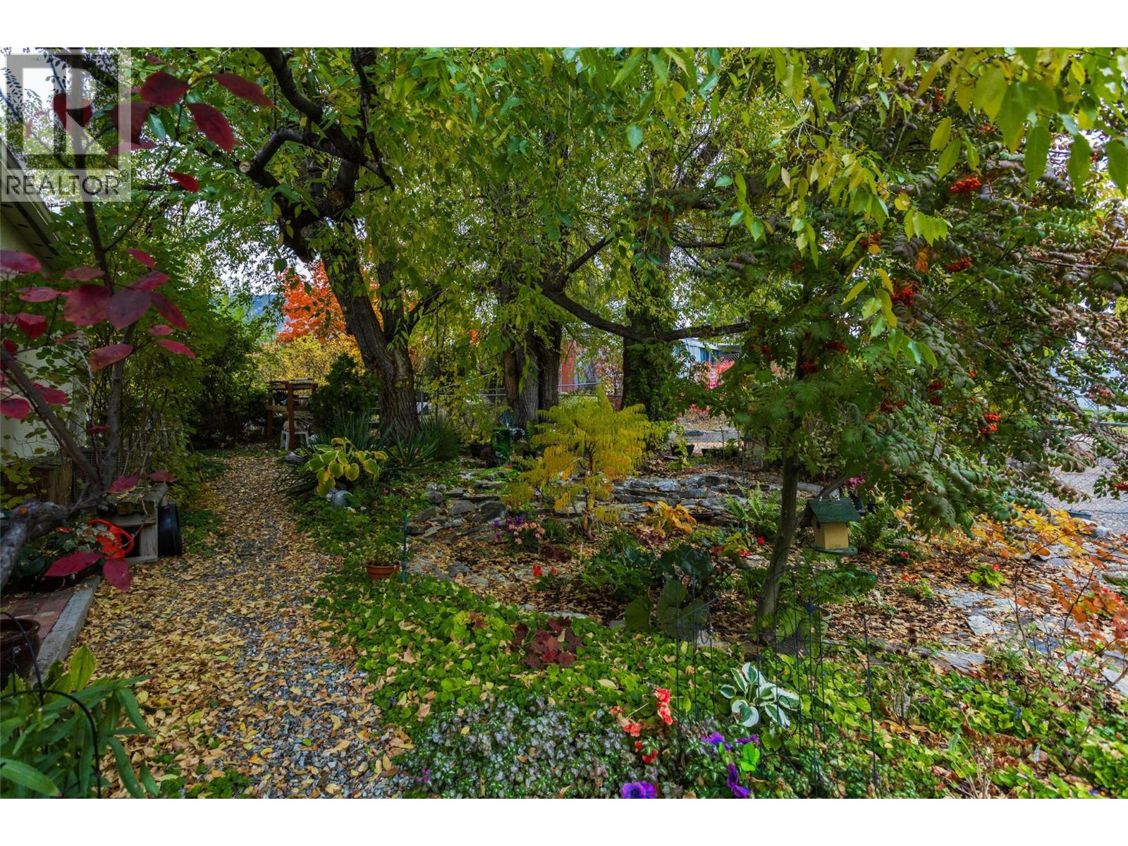 12 1999 Hwy 97 Highway South, West Kelowna