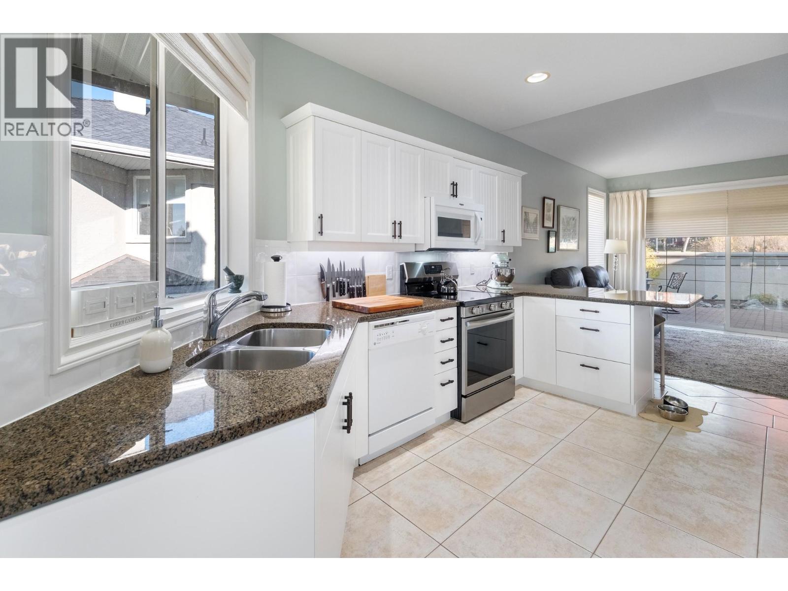 12 3888 Gallaghers Pinnacle Way, Kelowna