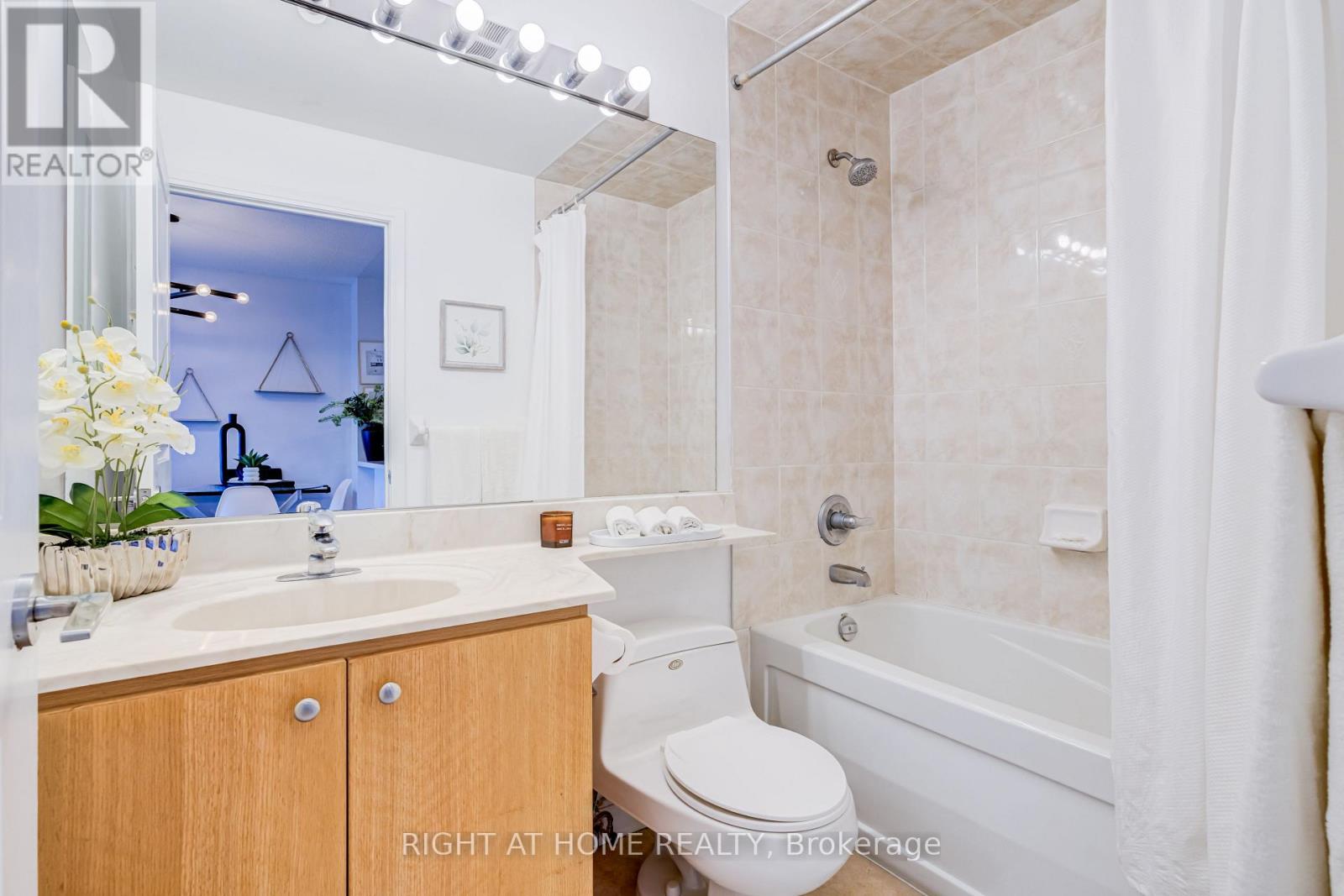 1405- 70 Absolute Avenue, Mississauga, ON photo 17