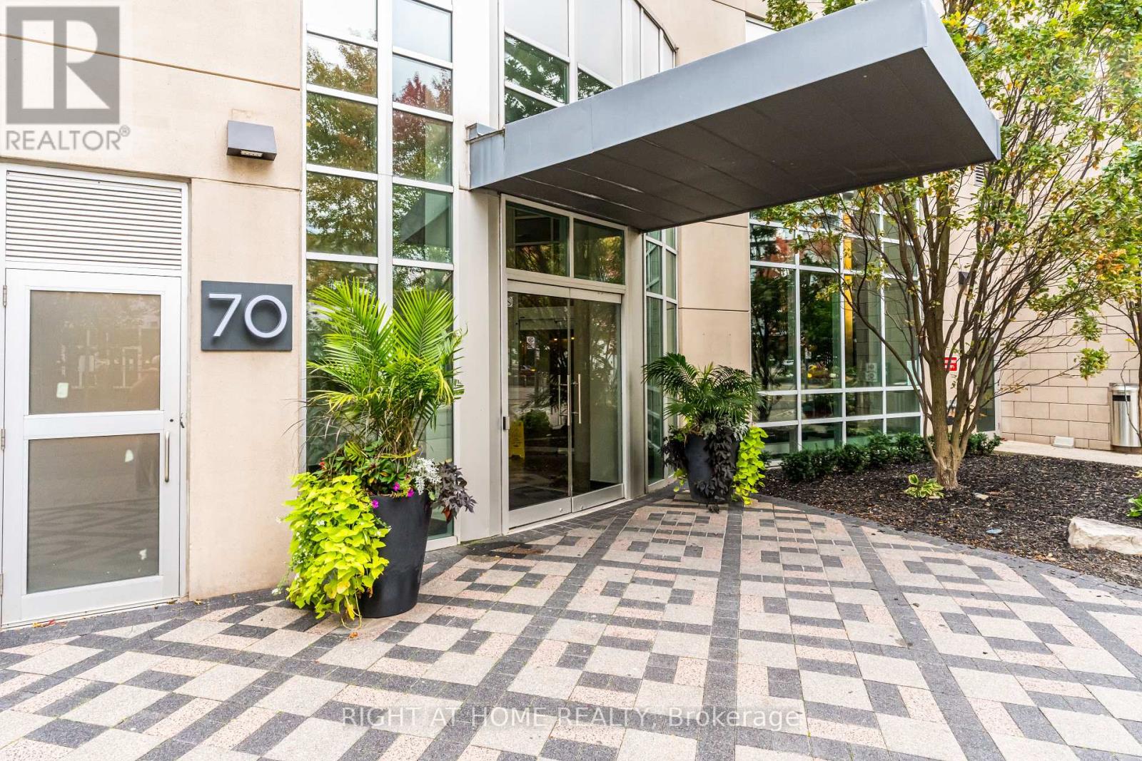 1405- 70 Absolute Avenue, Mississauga, ON photo 30