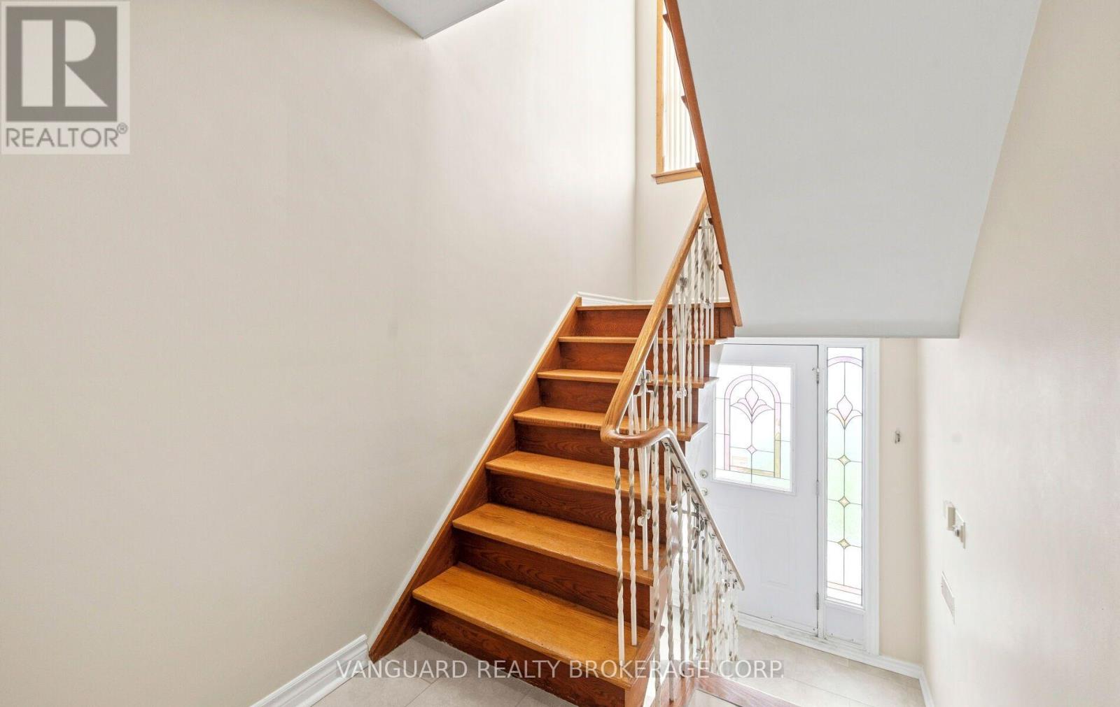 182 RUSTIC ROAD, Toronto (Rustic) — photo 10