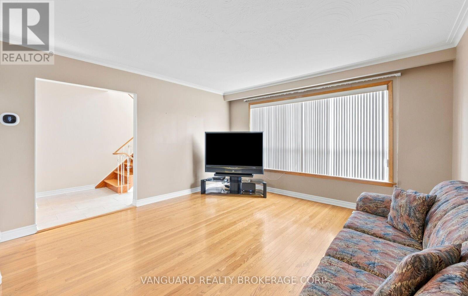 182 RUSTIC ROAD, Toronto (Rustic) — photo 11