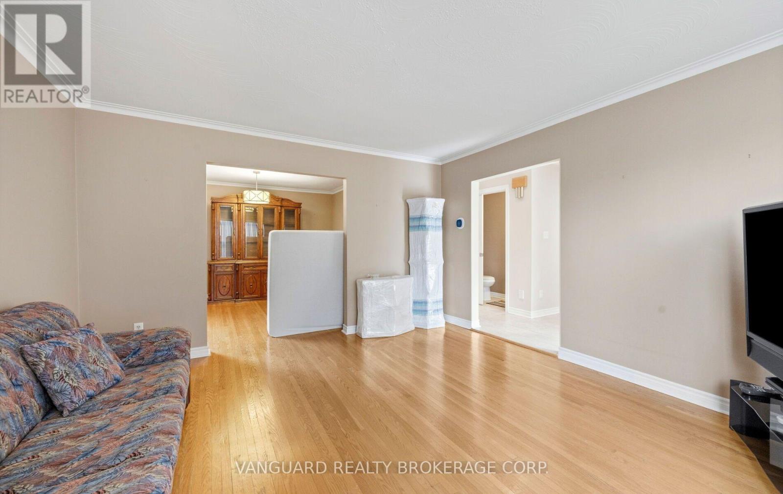 182 Rustic Road, Toronto, ON photo 13