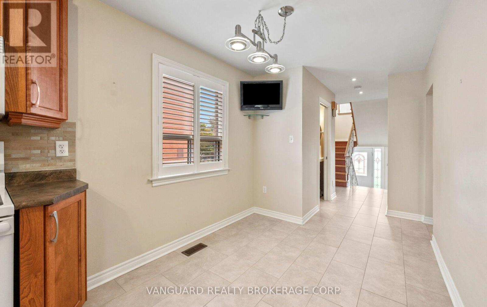 182 Rustic Road, Toronto, ON photo 18