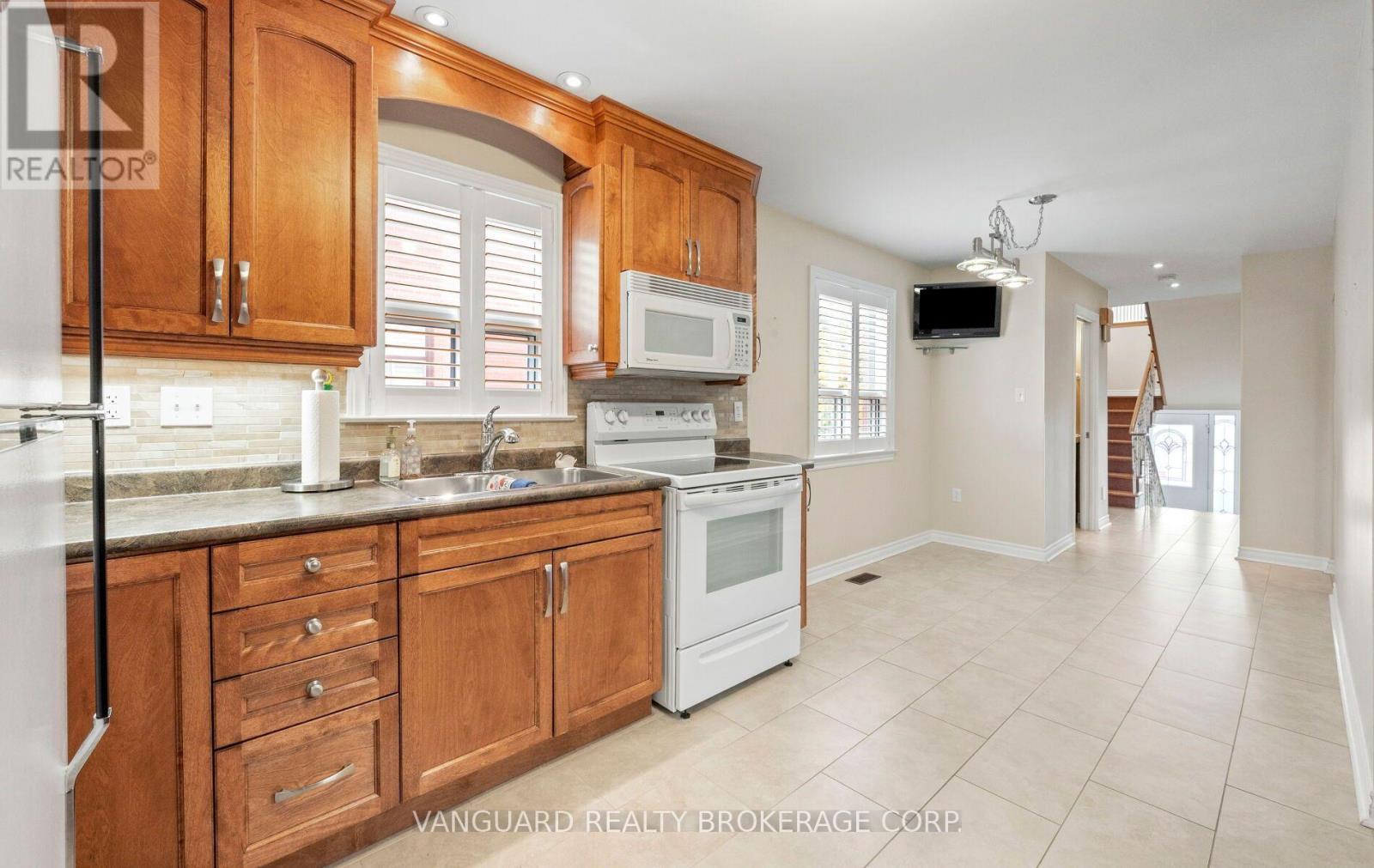 182 Rustic Road, Toronto, ON photo 20
