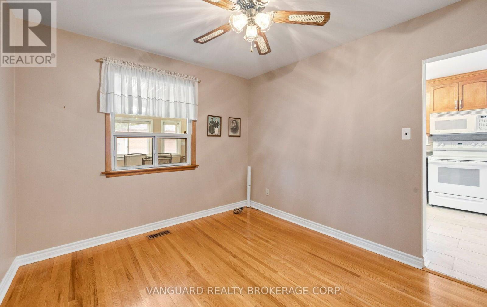 182 Rustic Road, Toronto, ON photo 22