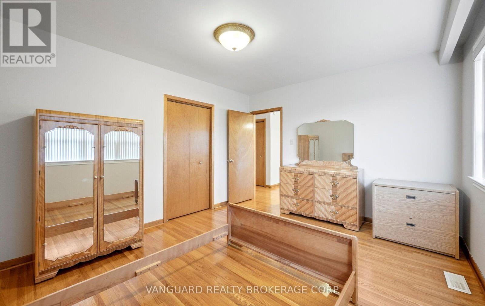 182 Rustic Road, Toronto, ON photo 29