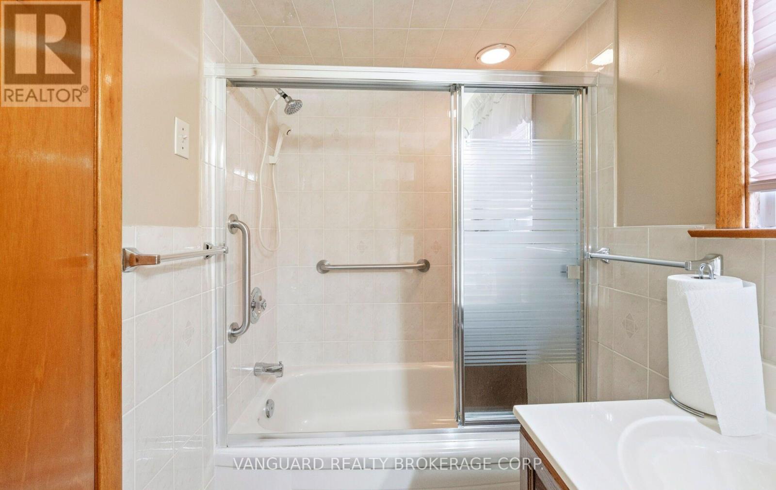 182 Rustic Road, Toronto, ON photo 37