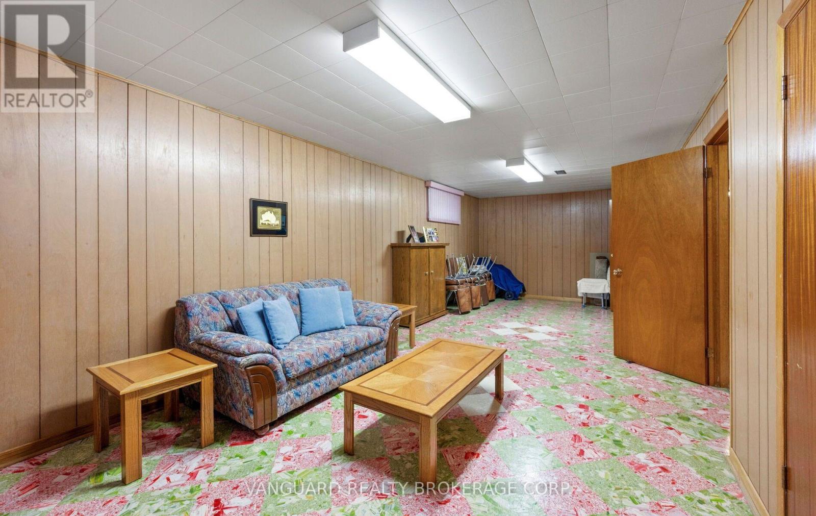182 Rustic Road, Toronto, ON photo 39