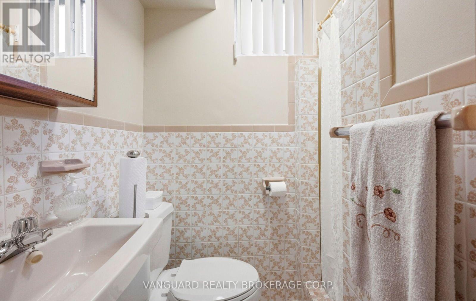 182 Rustic Road, Toronto, ON photo 43