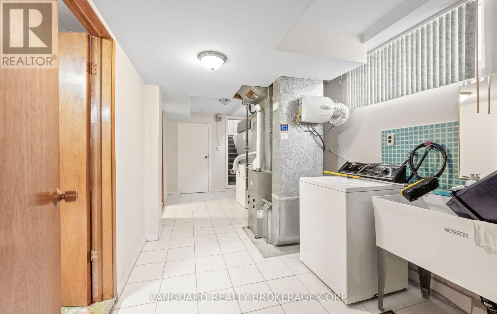 182 Rustic Road, Toronto, ON photo 47