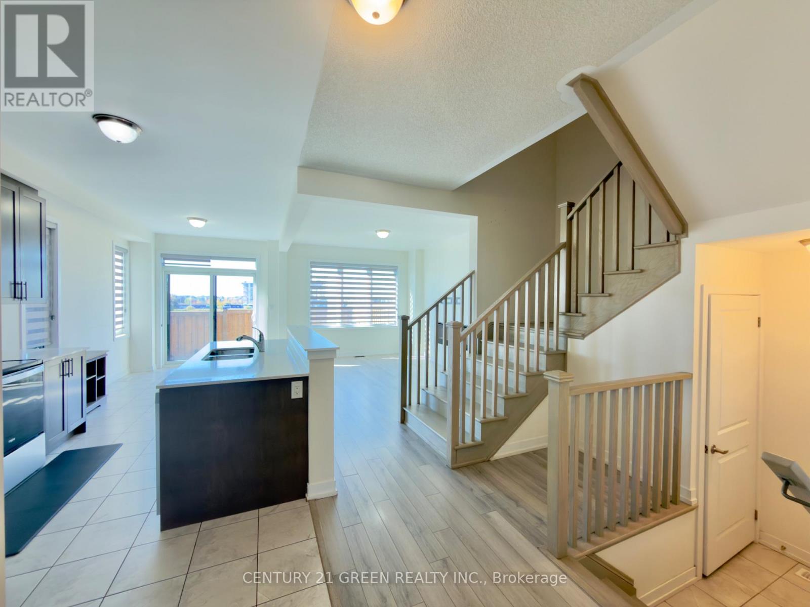 1546 ROSE WAY, Milton (CB Cobban) — photo 6