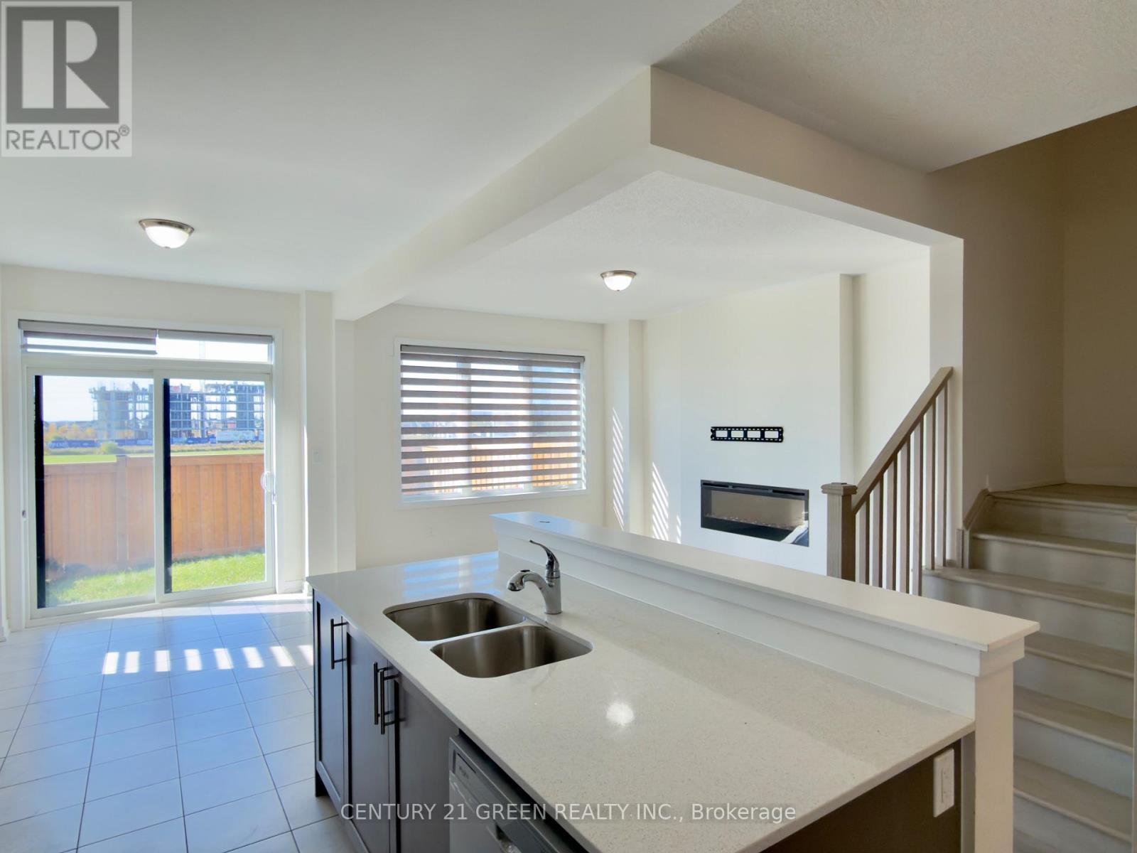 1546 ROSE WAY, Milton (CB Cobban) — photo 9