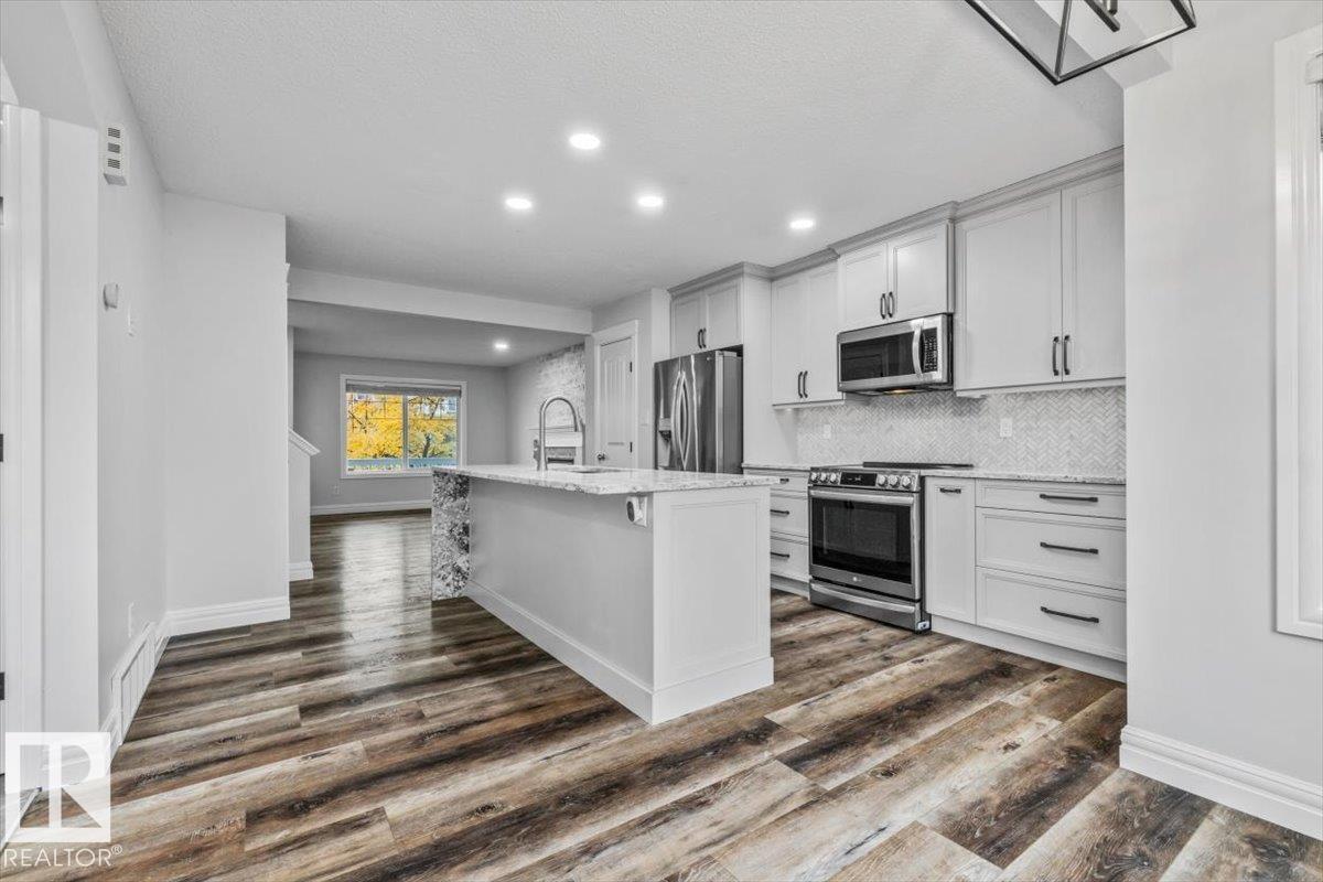 26 VIVIAN WY, photo 13 of 54