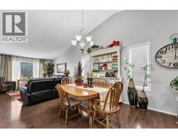 3pc Bathroom - 72 Sandstone Place Se, Medicine Hat, AB T1B4R9 Photo 12