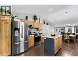 72 Sandstone Place Se, Medicine Hat, AB T1B4R9 Photo 15