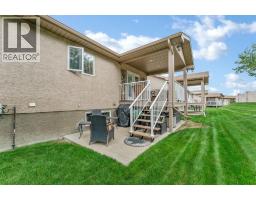 72 Sandstone Place Se, Medicine Hat, AB T1B4R9 Photo 45