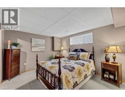 72 Sandstone Place Se, Medicine Hat, AB T1B4R9 Photo 35