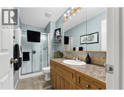 72 Sandstone Place Se, Medicine Hat, AB T1B4R9 Photo 24