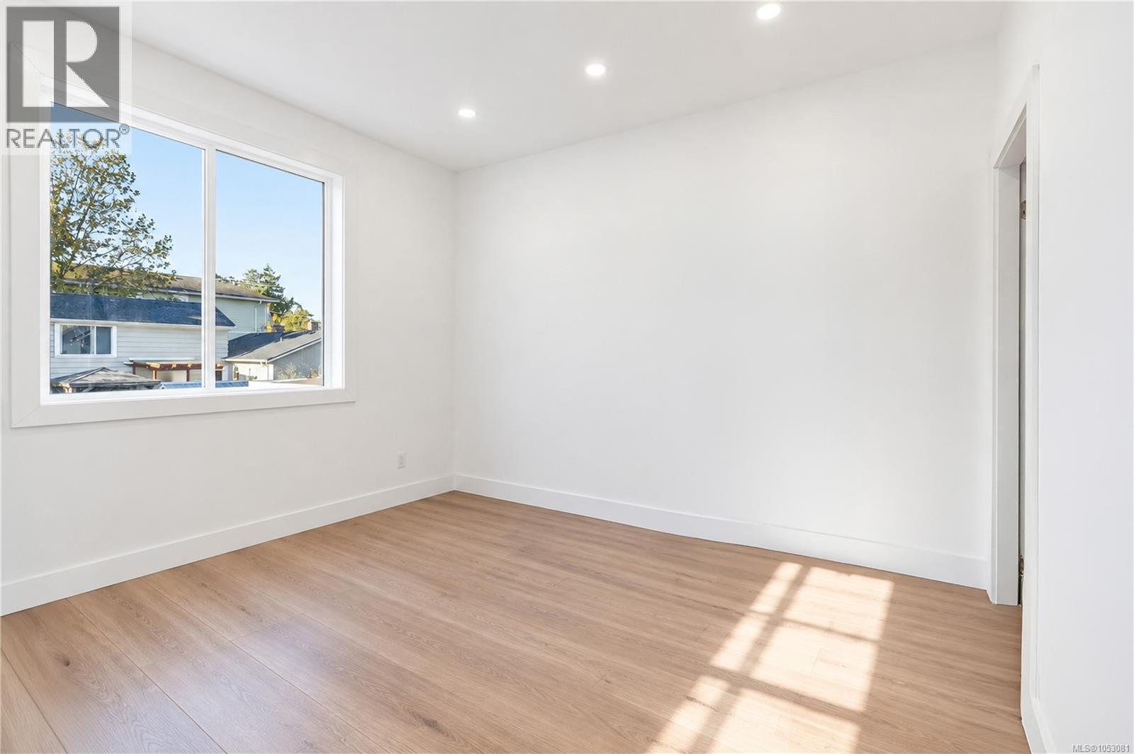 #1 525 Paradise St - 9